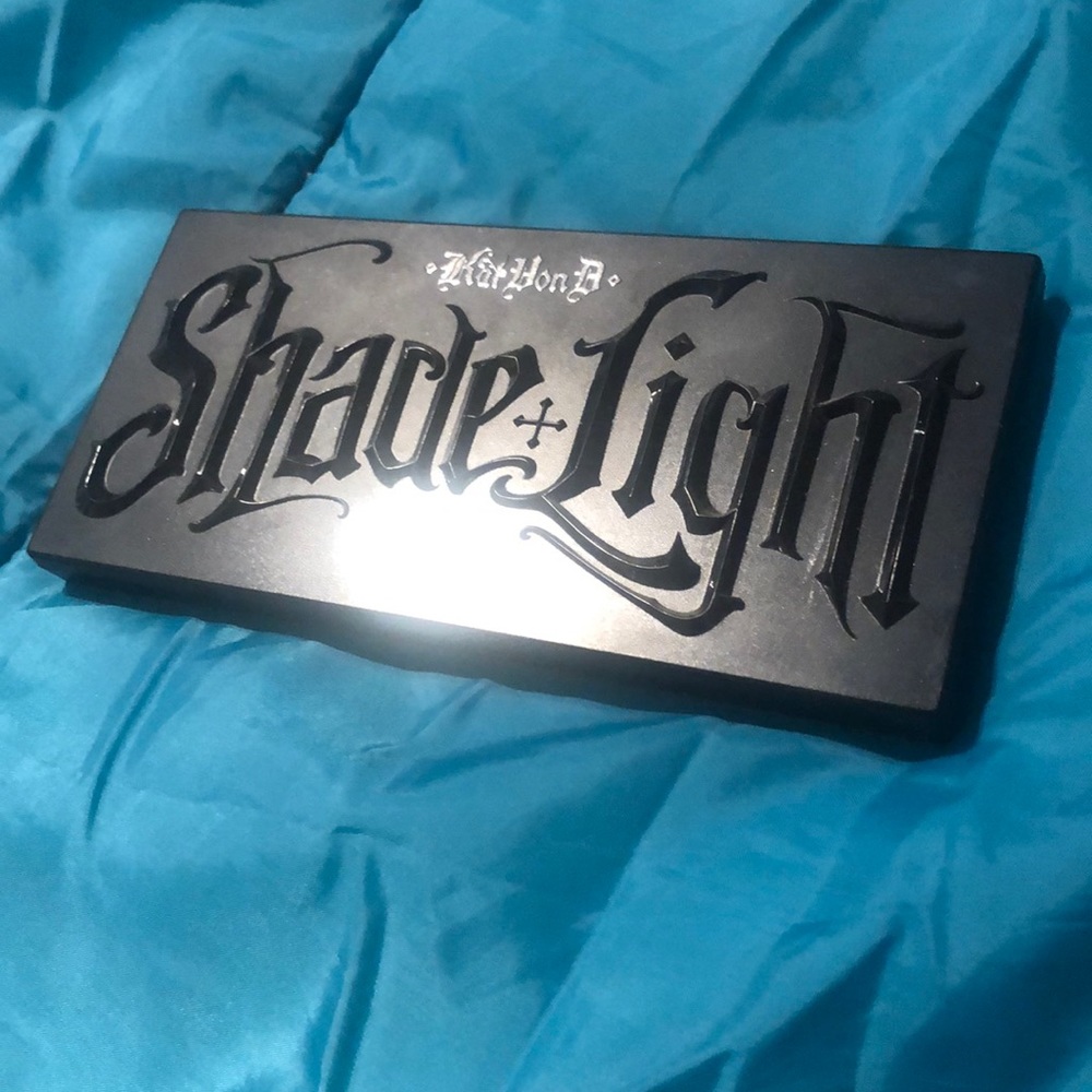 Kat Von D Shade + Light Contour Palette